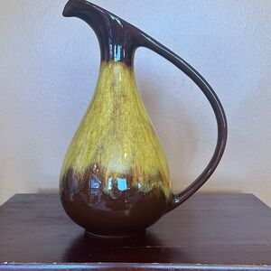 BMP Blue Mountain Pottery water jug